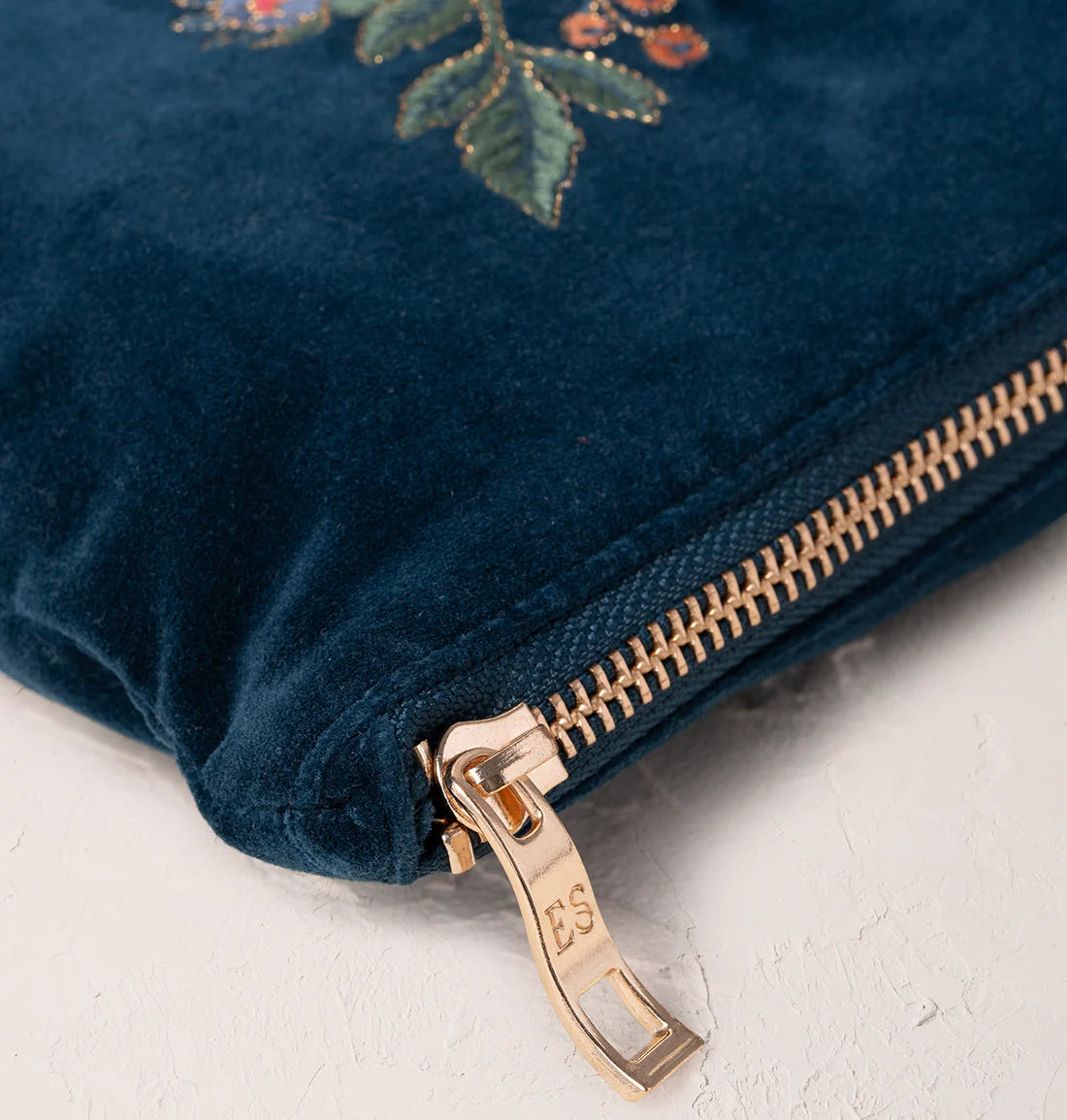 Elizabeth Scarlett Botanical Garden Mini Pouch