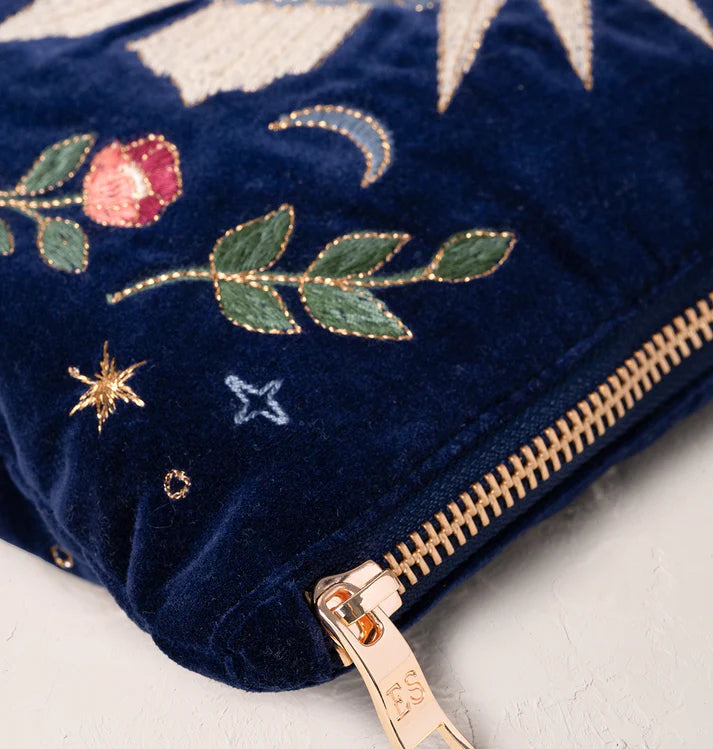Elizabeth Scarlett Celestial Heart Everyday Pouch