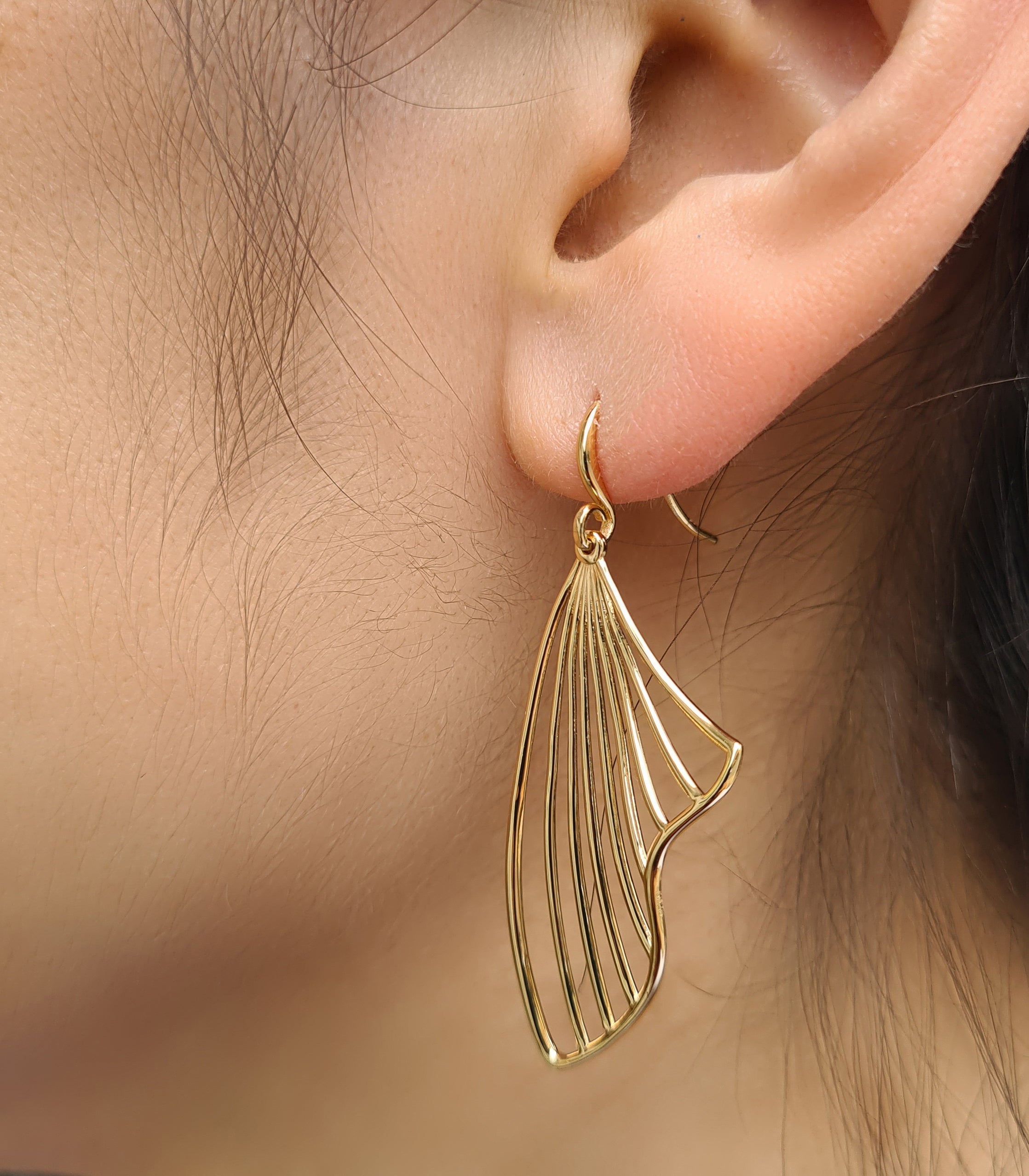 Tidal Fish Fin Drop Earrings